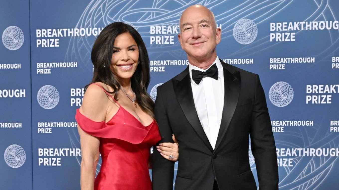 Dasma e vitit, Jeff Bezos do të martohet me Lauren Sanchez në një teatër në Venecia, ja personazhet e famshëm që do të marrin pjesë