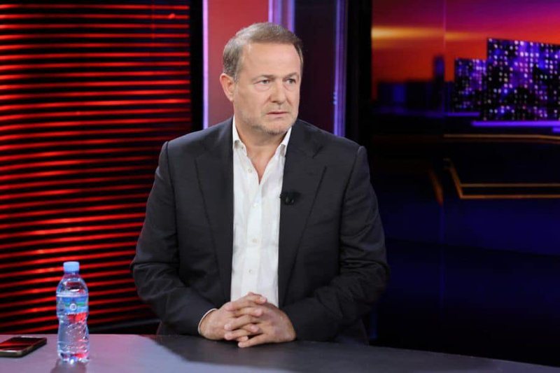 “Delja e zezë e hartës elektorale”, Gjoni denoncon lidhje të dyshimta në Bashkinë e Lezhës: U kap në makinë me një…