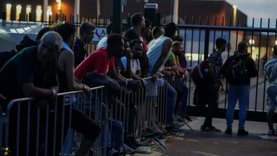 Deputeti holandez Geert Wilders, prezanton planin për të ulur migrimin