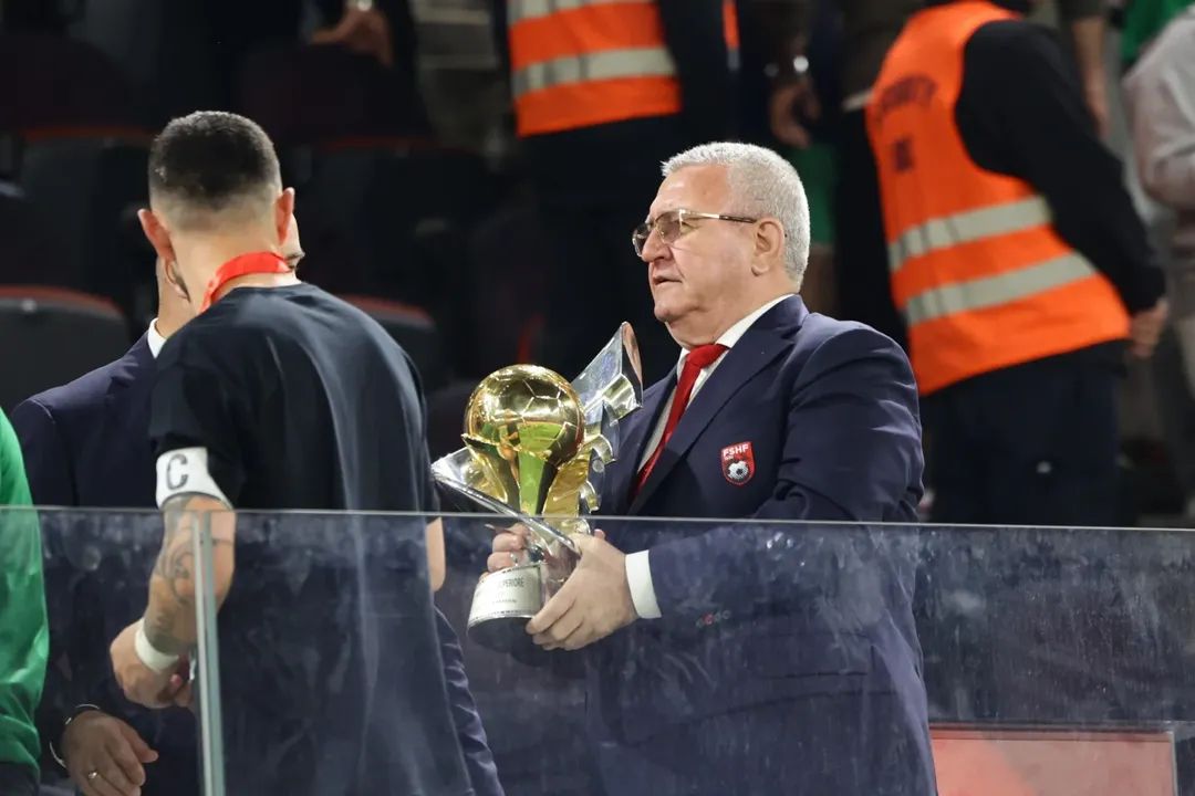 “Dëshiroj përfaqësim sa më dinjitoz në Europë”, Duka uron Egnatian për titullin: Një sezon fantastik i mbyllur me emocione në “Arenën Kombëtare”