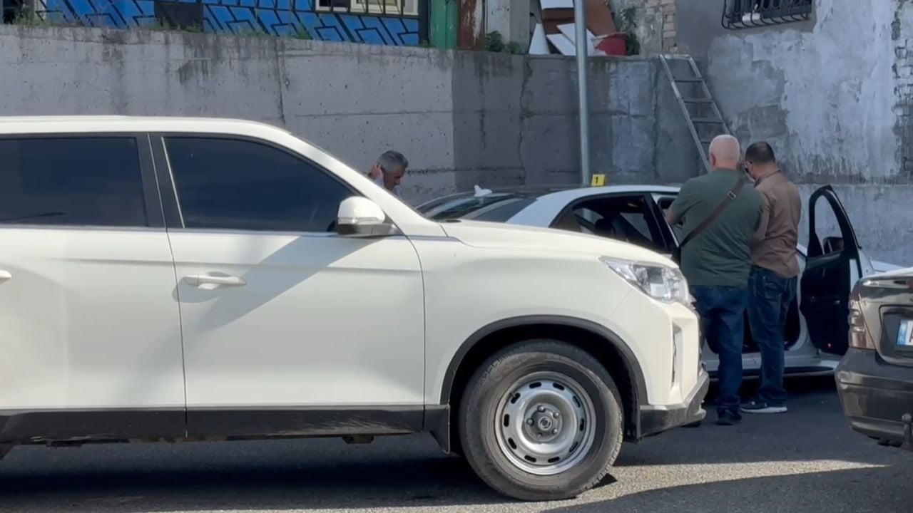 Detaje nga ngjarja e rëndë në Laç/ Pasi fërkuan pasqyrat e makinave, të rinjtë caktuan vendin për t’u sqaruar! Shkëmbimi i zjarrit la pas 1 viktimë dhe 4 të plagosur
