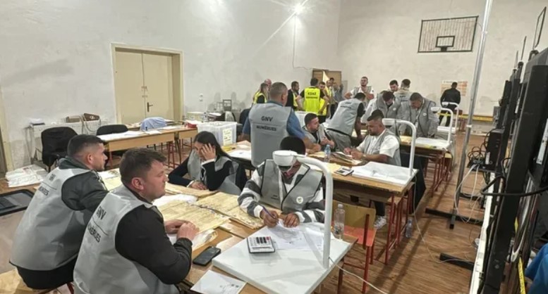 Dibër/ Numërohen 69 nga 222 kuti, PS vijon të kryesojë ndaj PD-së