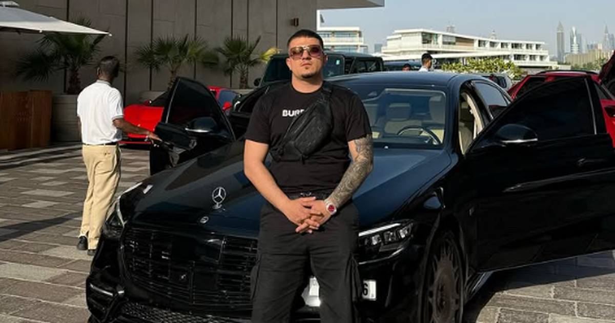 Djali i biznesmenit grek rrëmbehet dhe torturohet për pesë orë, mes autorëve dhe këngëtari i njohur grek