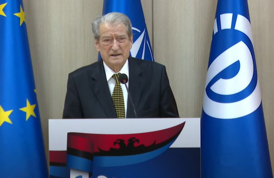 “Dokumente të dhunuara nga narkoshteti!”/ Berisha: Nesër ju paraqes listën e plotë