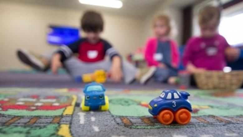 Dyshohet se konsumuan ushqim me salmonelë, helmohen 12 fëmijë në një kopësht në Gramsh