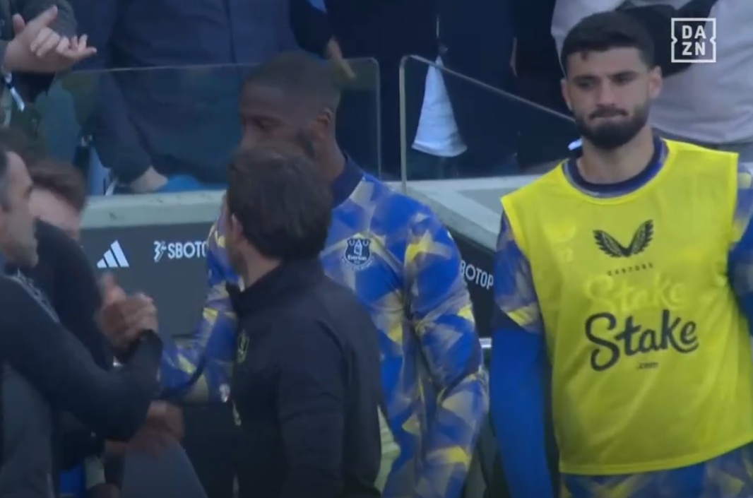 E papritur/ Armando Broja përjashtohet nga Everton? Sulmuesi shqiptar nuk gjendet sot as në stol