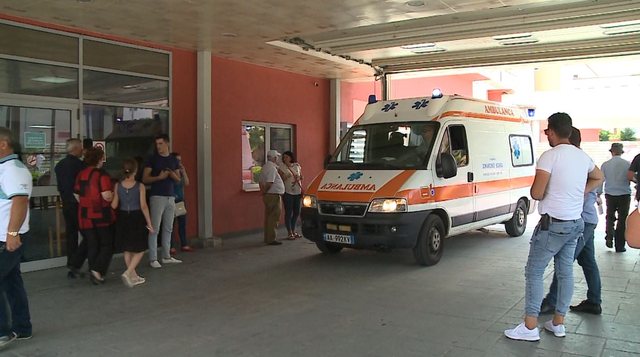 E rëndë/ Shembet muri i banesës, ndërron jetë vajza 4-vjeçare