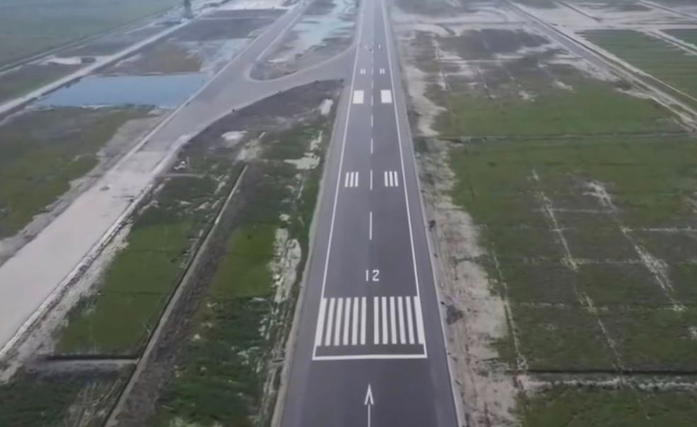 “Edhe tre ditë nga ulja e avionit të parë”, Rama publikon pamjet e Aeroportit të Vlorës