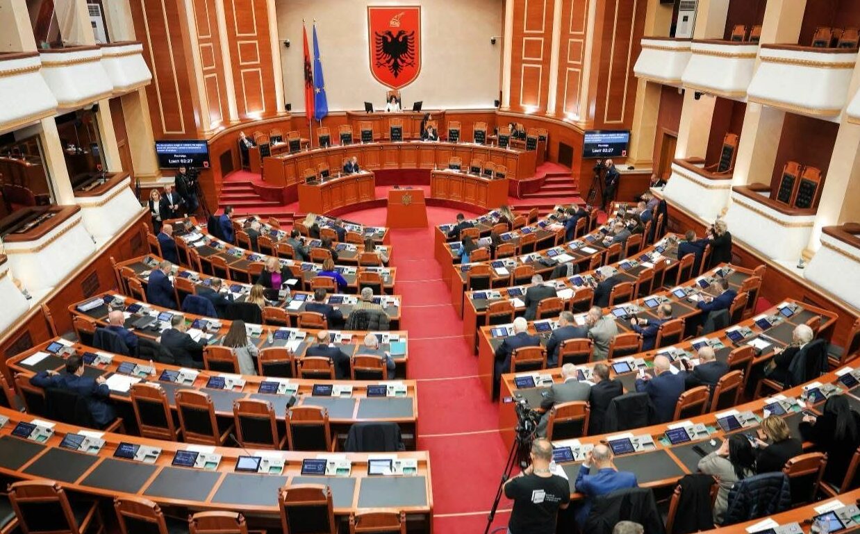 EMRAT/ “Plas” gara në listat e hapura, kandidatët që kanë siguruar deri më tani një vend në Kuvend