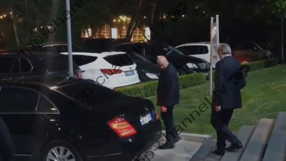 Foto/ Berisha largohet nga selia blu, tashmë procesin e numërimit do ta ndjekë nga banesa