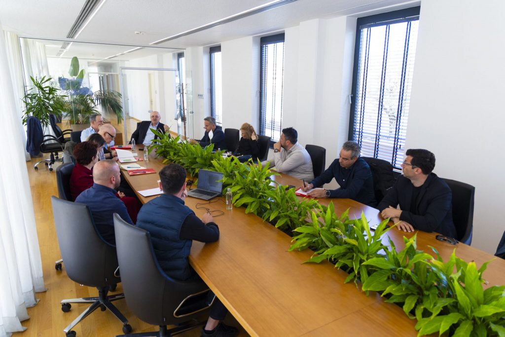 FSHF dhe Bashkia Kavajë do të rindërtojnë së bashku stadiumin e Besës, miratohet projekti fitues