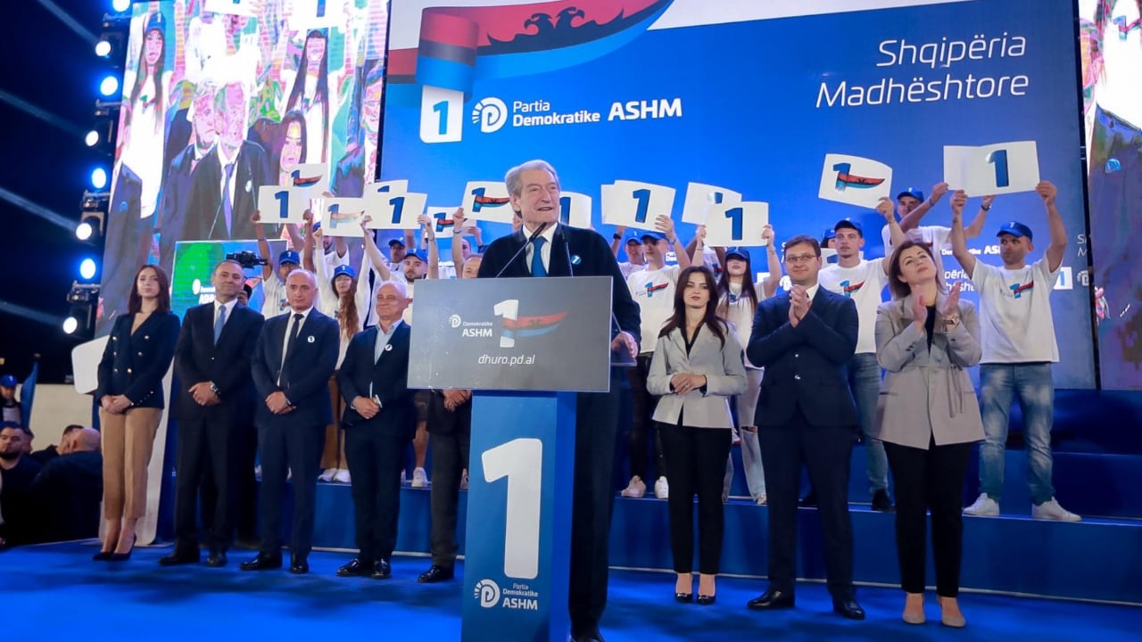 Gara elektorale/ Berisha paralajmëron Pjerin Ndreun nga Lezha: Do shpallesh terrorist dhe do trajtohesh me ligjet e terrorizmit!