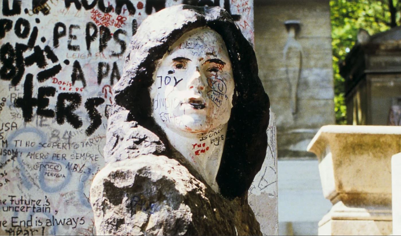 Gjendet pas 37 vitesh busti i vjedhur i Jim Morrison në Paris