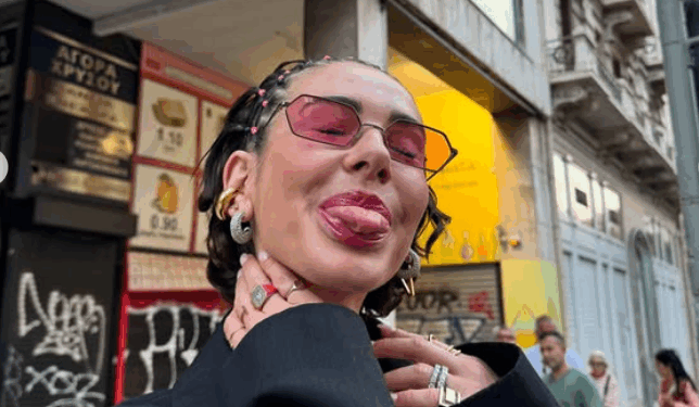 GJKKO bëri ‘sikur e dënoi’, drejtoresha e Veliajt niset me pushime dhe i nxjerr gjuhën nga Athina