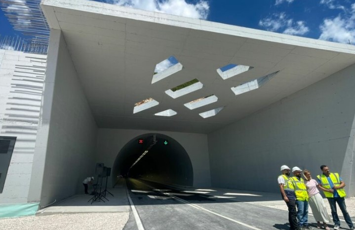 Hapet nesër tuneli i Llogarasë, do të jetë pa pagesë gjatë sezonit veror