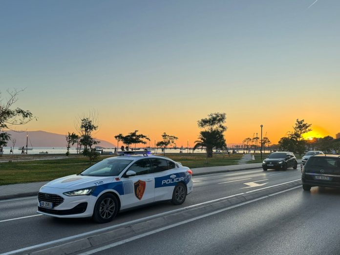 Hapja e sezonit turistik në Vlorë, Policia devijon trafikun nga Lungomare