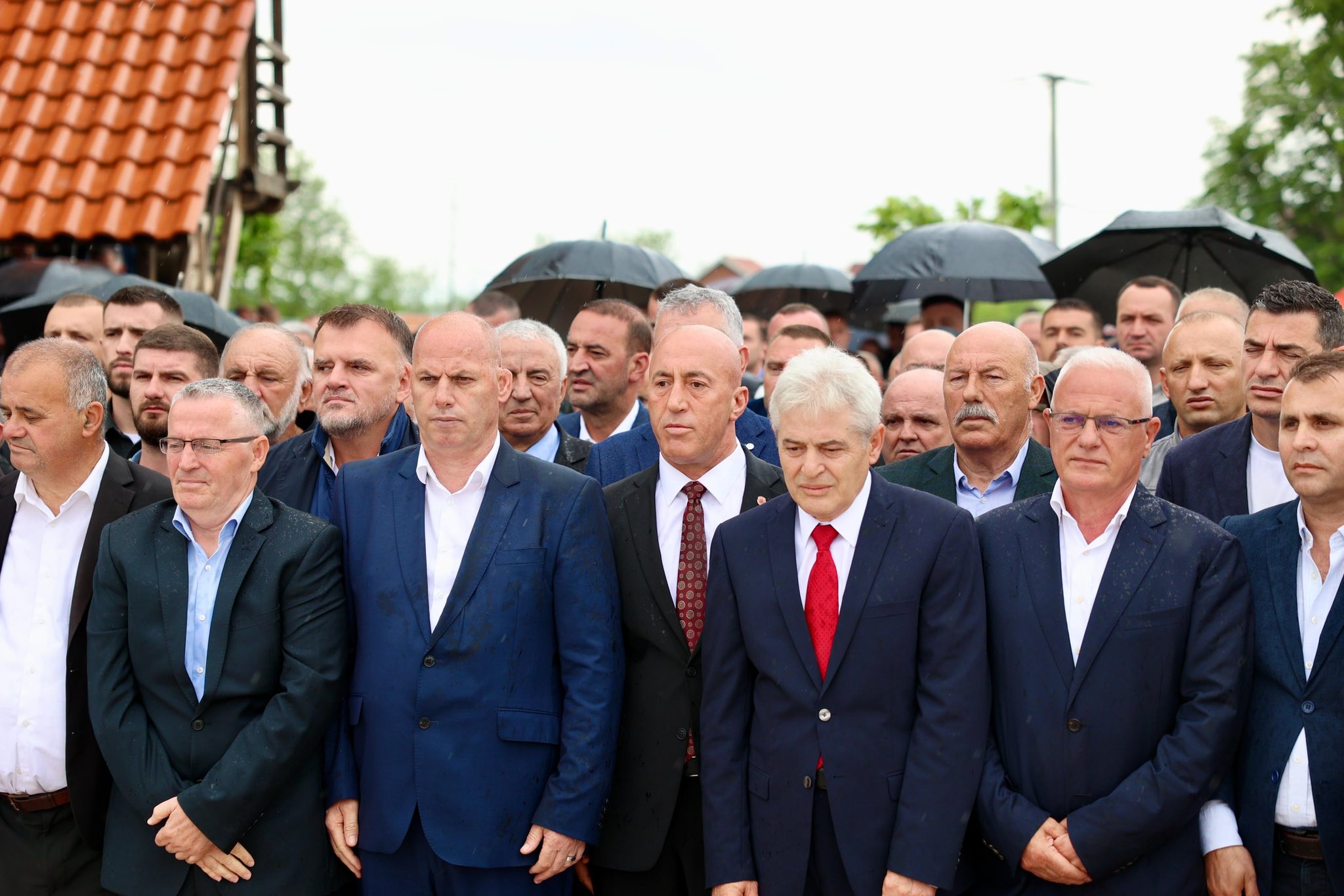 Haradinaj përkujton vëllanë e rënë, Luanin:”6 Maji,ditë heroizmi dhe përjetësie”