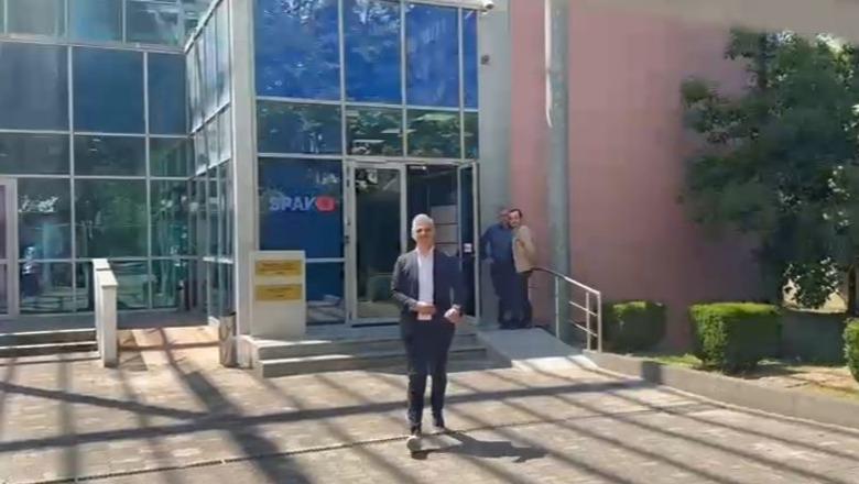 I nervozuar shtyn telefonin e gazetares/ Kreu i ARRSH del nga SPAK: U mora i pandehur