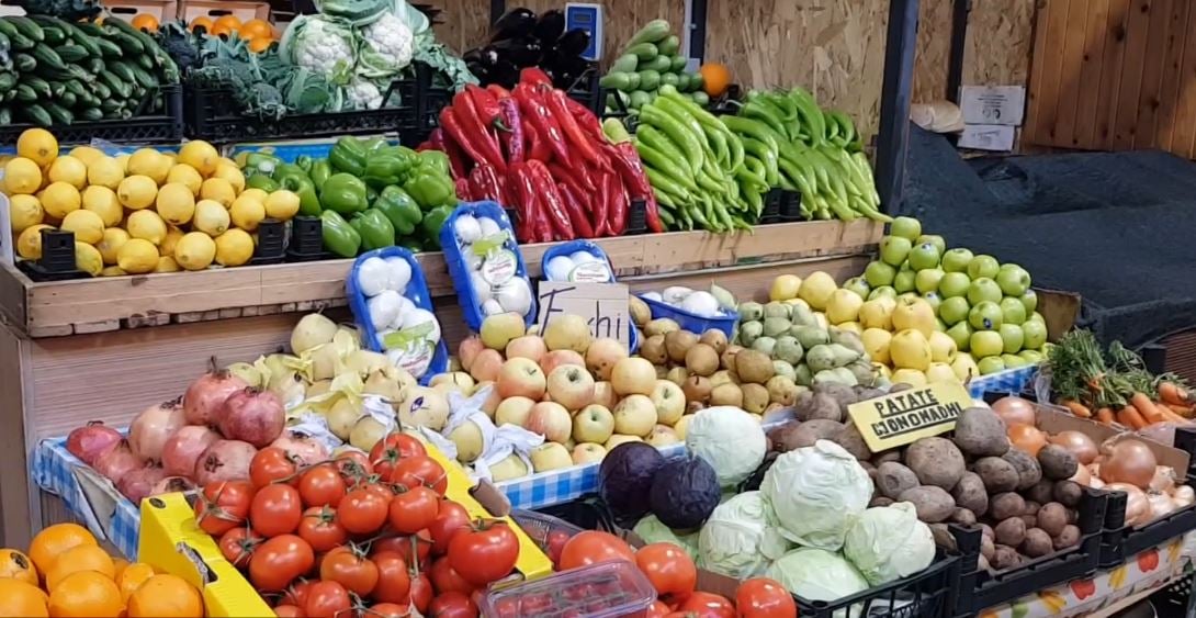 Inflacioni zbriti në 2.3%, zgjedhjet dhe turizmi rritën fuqinë blerëse të konsumatorëve