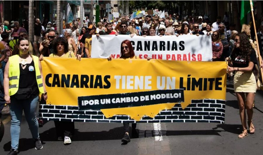 Ishujt Kanarie përjetojnë numër rekord turistësh pavarësisht protestave të banorëve