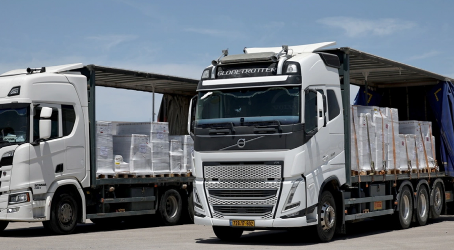 Izraeli njofton se 100 kamionë me ndihma humanitare kanë hyrë në enklavën palestineze