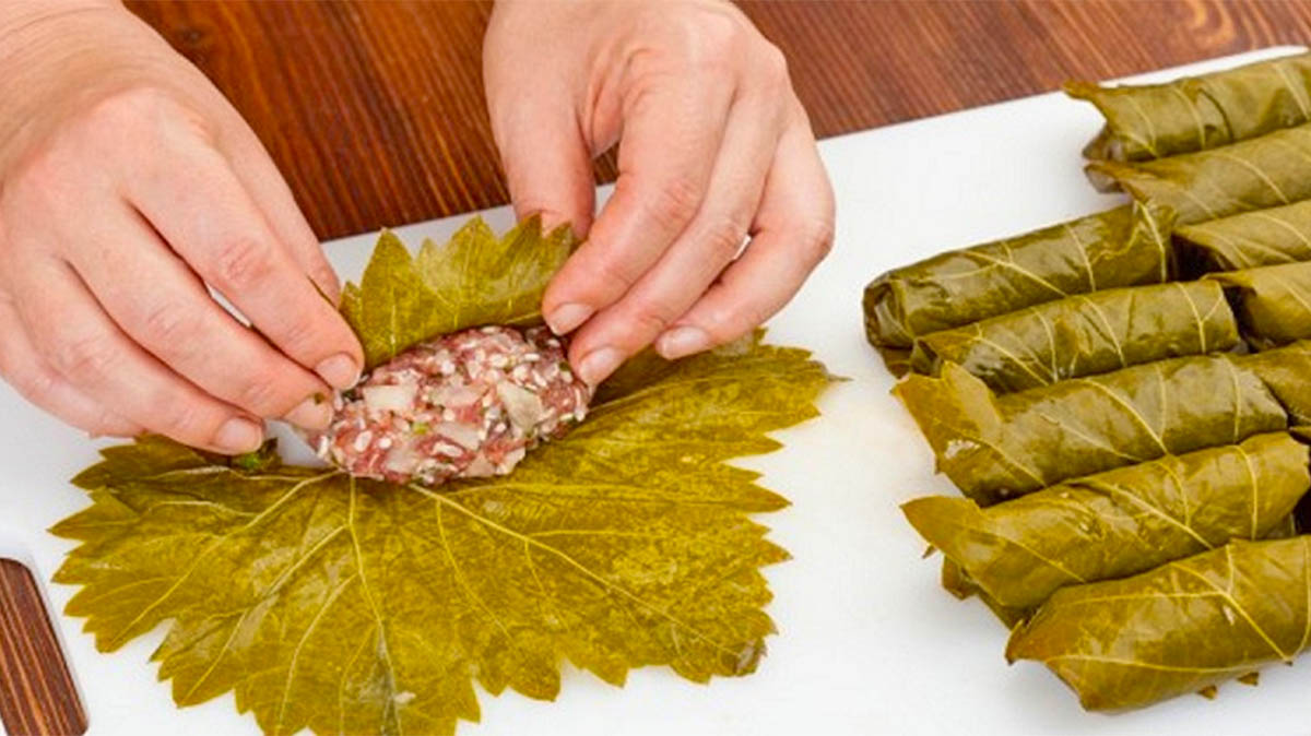 Japrakë me Mish të Grirë – Receta e Lehtë me Shije të Mrekullueshme