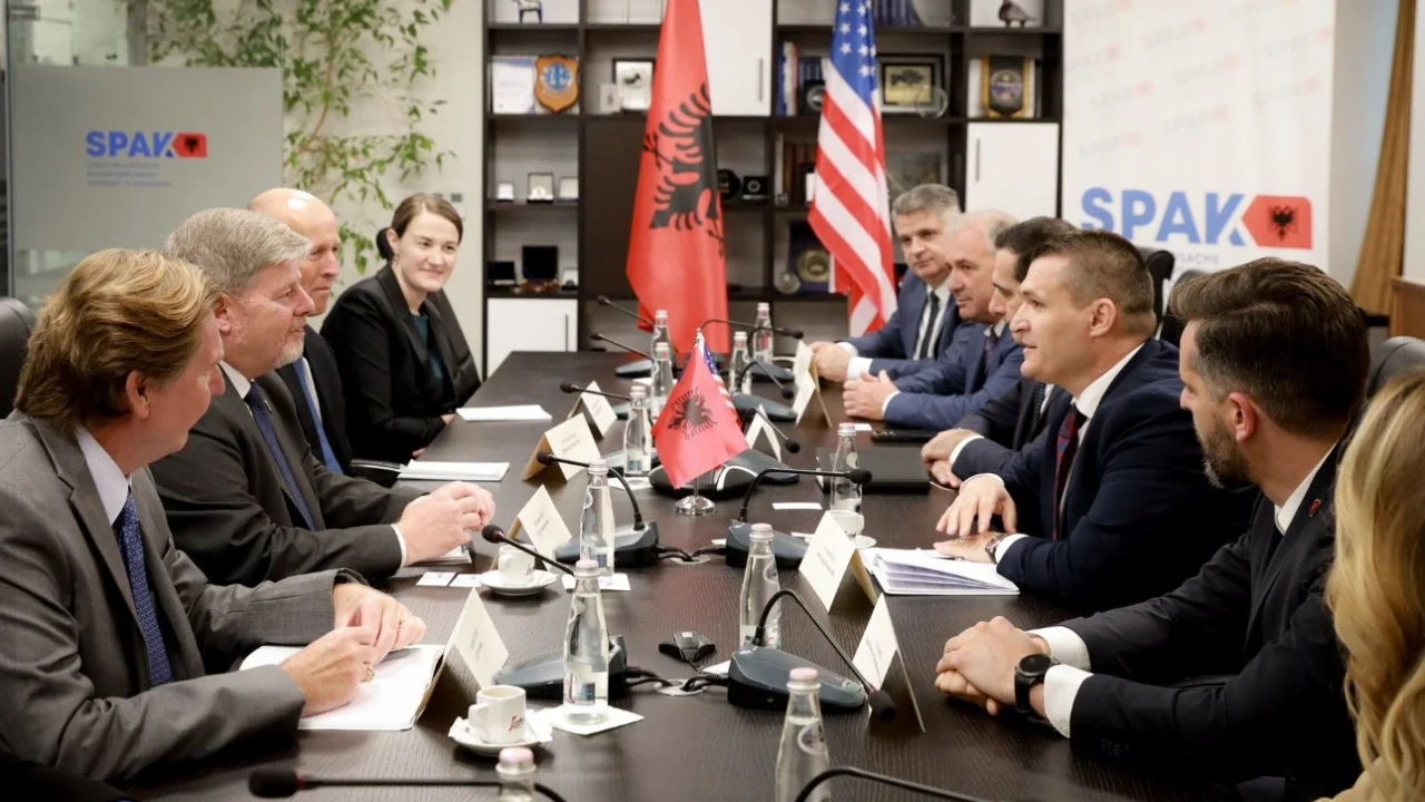 Kartelet dhe krimi i organizuar/ Drejtori i Departamentit të Drejtësisë së SHBA-së takim me kreun e SPAK dhe ministrin e Brendshëm