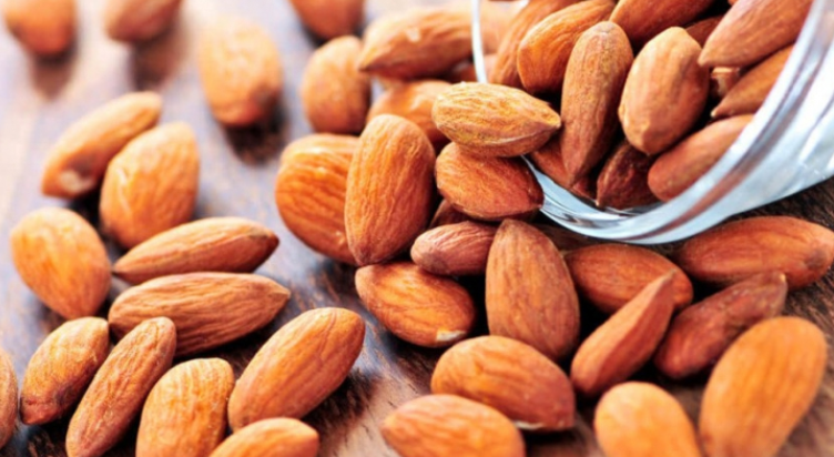 Katër bajame në ditë, 6 përfitime direkte në organizëm