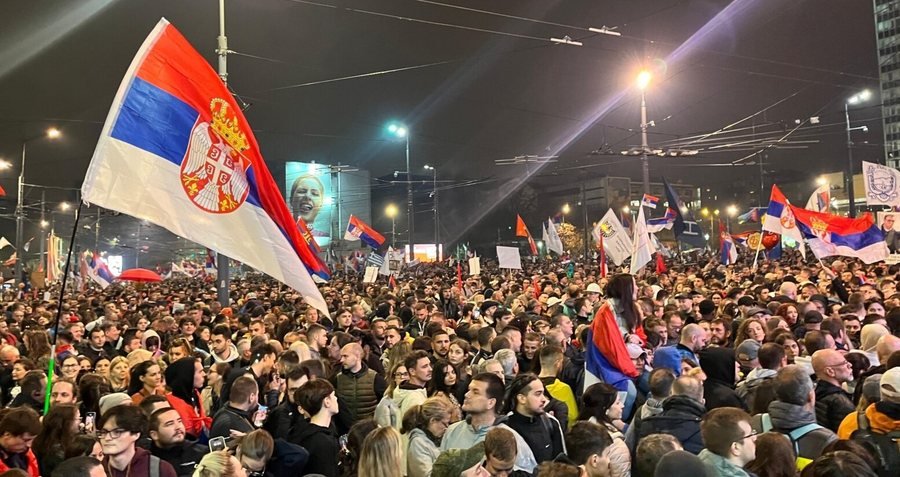 Kërkesa e studentëve në Serbi për zgjedhje të parakohshme, provë për pushtetin dhe opozitën