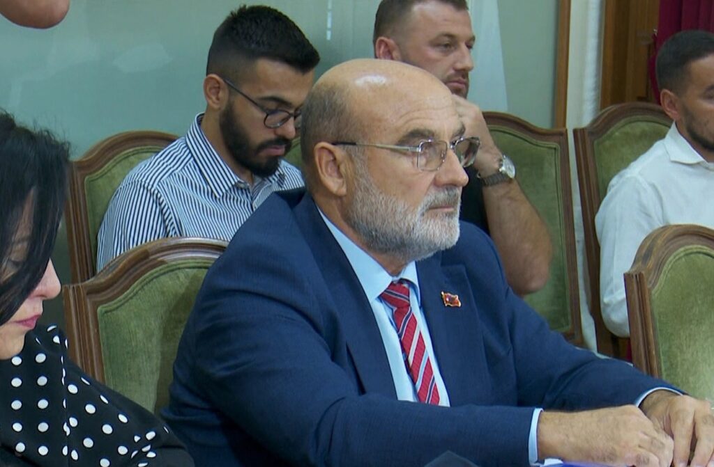 Kërkoi që t’i hiqej mandati Vullnet Sinajt, Kushtetuesja rrëzon Partinë Demokratike