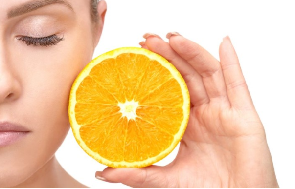 Këto janë ushqimet që përmbajnë vitaminat kundër plakjes