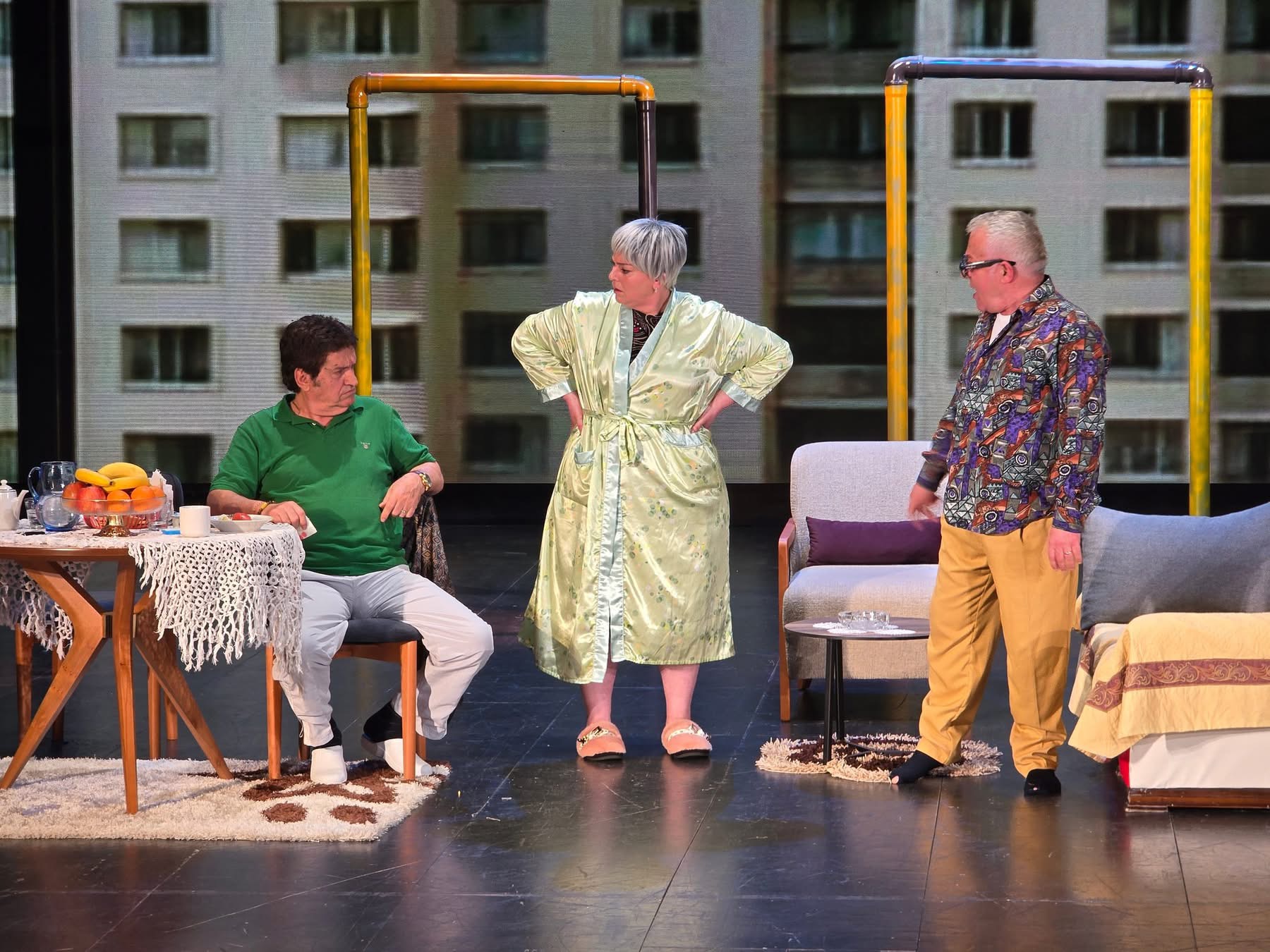 Komedia “Pleqëri me kusure” e autorit fierak Odise Plaku pritet me ngrohtësi dhe duartrokitje në Teatrin “Bylis”