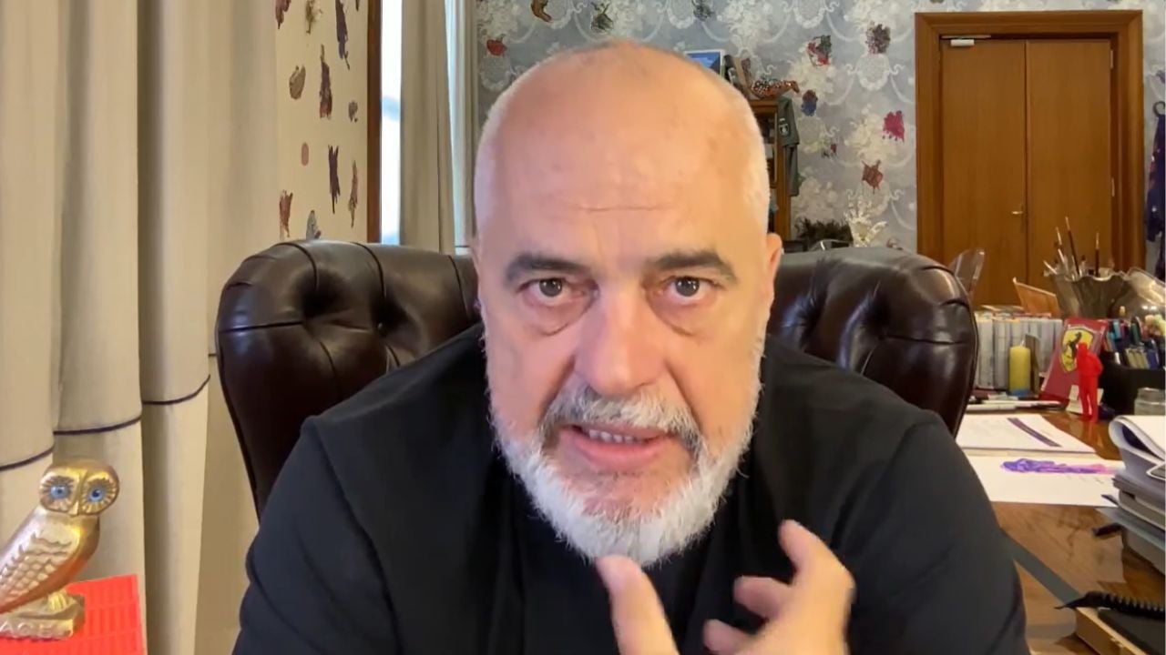 “Ku i keni argumentet, ç’janë këto turma të eksituara”/ Rama replikon me qytetarin: Kemi program qeverisës, ndryshe s’do ishim në tryezën e negociatave me BE