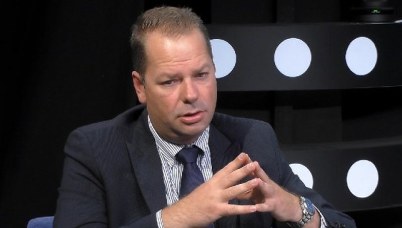 Kulluri publikon MEMEn: Në vend të një përgjigje për lavjerrësin e kryetarëve…