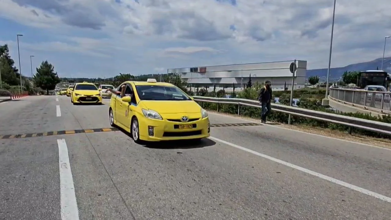 Kundër politikave qeveritare/ Targat e verdha bllokojnë aeroportin e Athinës, në grevë 48 orë