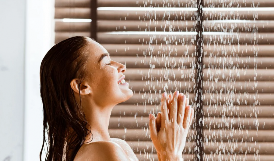 Kur është më mirë të bëni dush në mëngjes apo në mbrëmje?/ Ja çfarë rekomandojnë mjekët