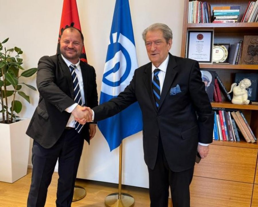 Lefter Maliqi: Jam kundër dorëheqjes së Berishës, duhet një riorganizim