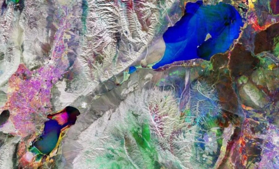 Liqeni më shumëngjyrësh në botë ka edhe fuqi të veçanta shëruese