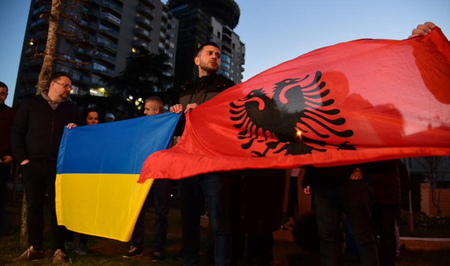 Lufta/ Qeveria zgjat lejeqendrimin për shtetasit ukrainas në Shqipëri