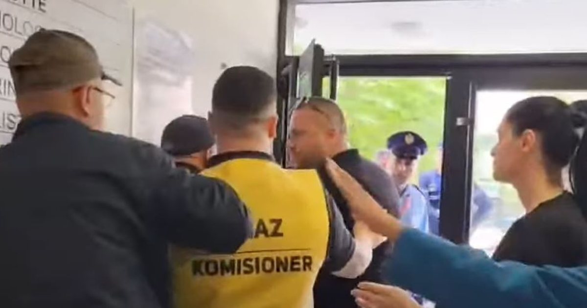 Lushnje/ Përplasje fizike brenda QV, PD pretendon se vëzhguesit e PS kanë filmuar votën e çdo qytetari