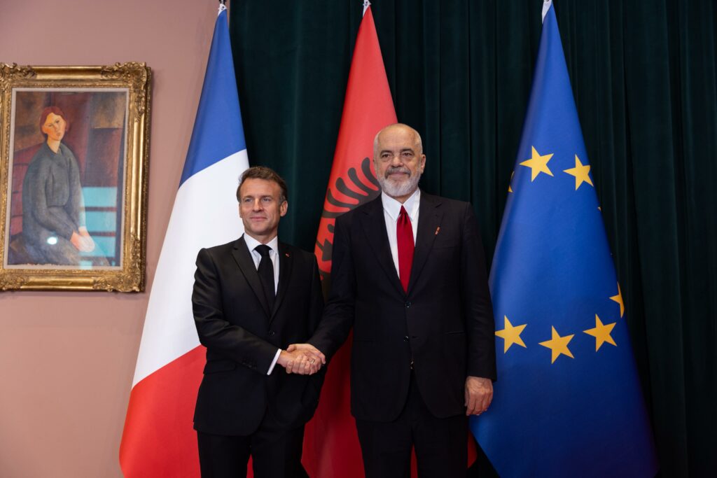 Macron optimist për negociatat: Shqipëria e ka vendin në BE!
