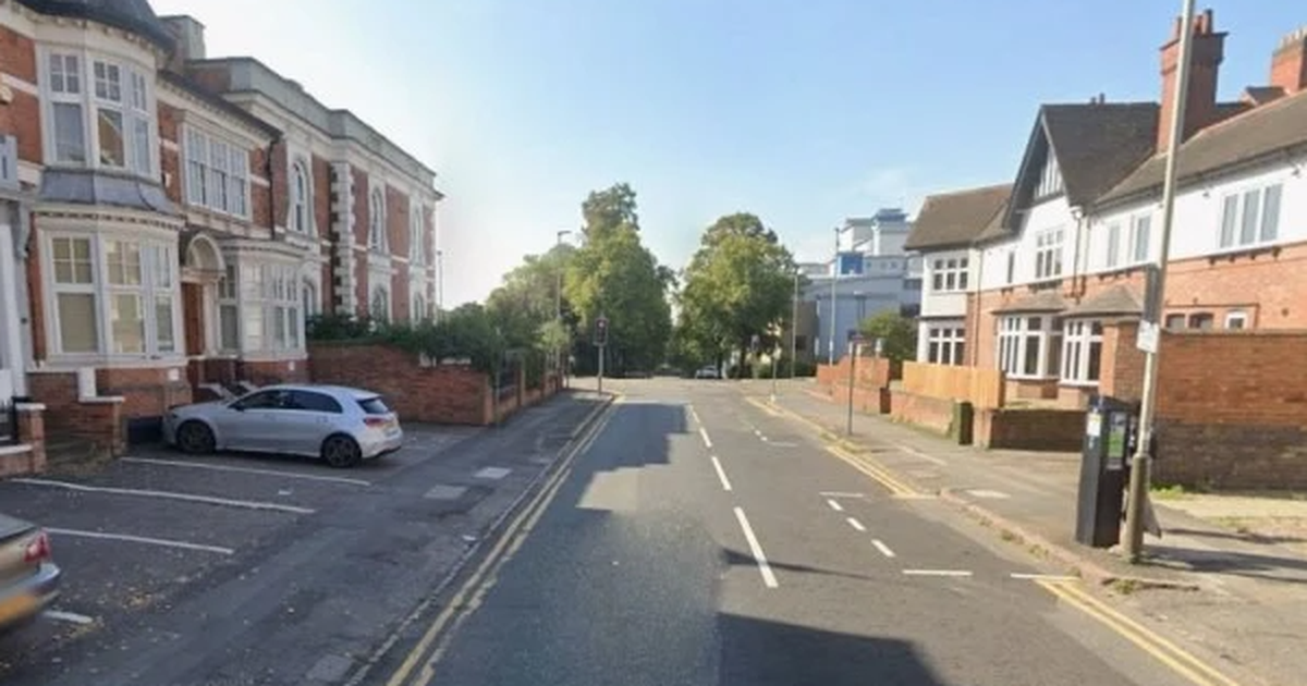 Makina përplas turmën në Leicester, 4 persona përfundojnë në spital