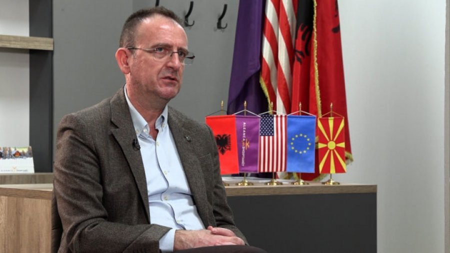 Maqedonia e Veriut/ Taravari jep dorëheqjen si Ministër i Shëndetësisë, ‘pritet të bashkohet me opozitën shqiptare’