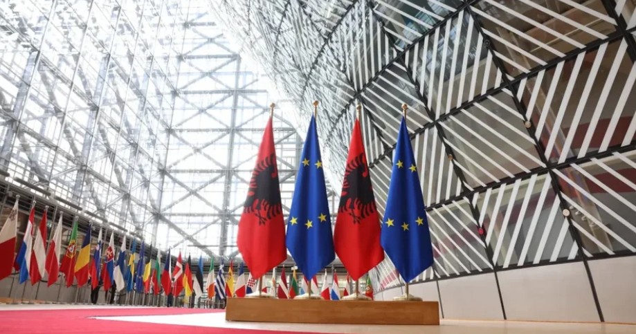 Mbahet sot Konferenca e Pestë Ndërqeveritare Shqipëri-BE, hapen 8 kapituj të rinj të grupimit të tretë