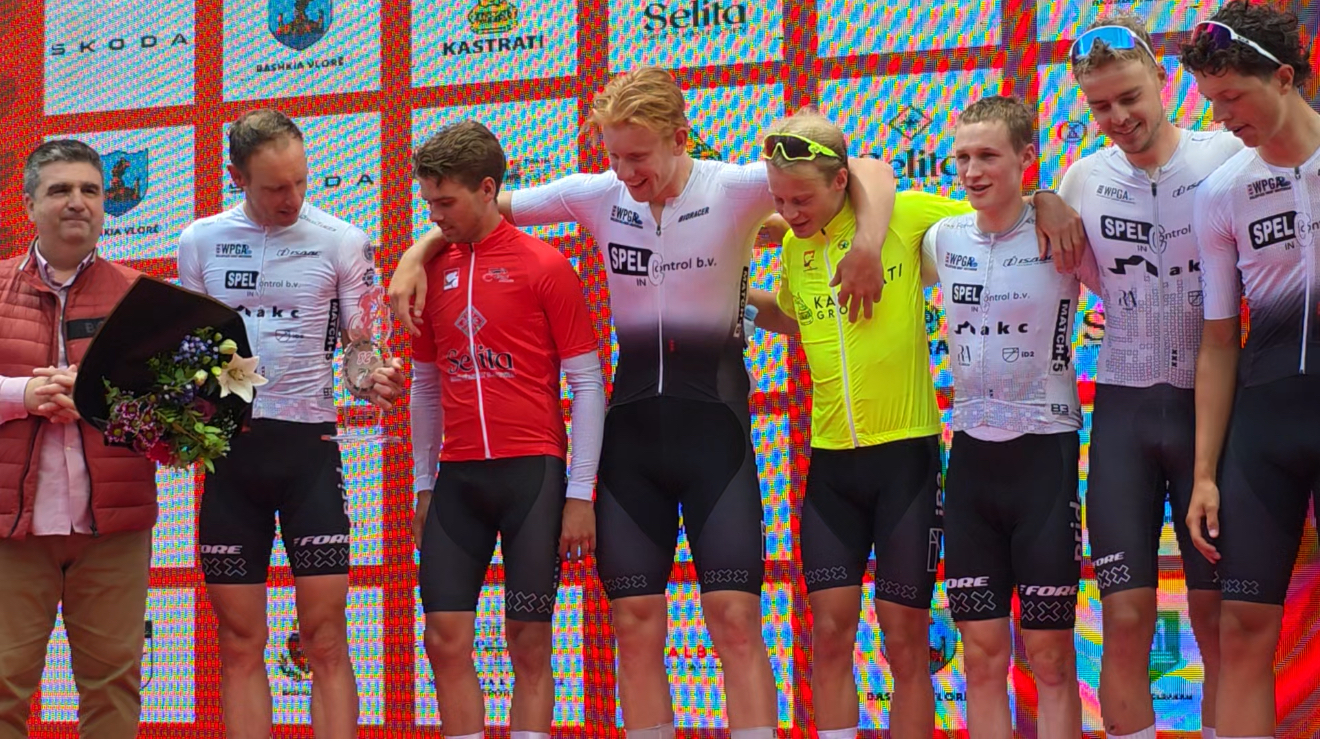 Mbyllet në Fier Turi Çiklistik i Shqipërisë, incident pranë finishit. Fitues absolut i gjithë garës u shpall Tom Jokmans nga Holanda.