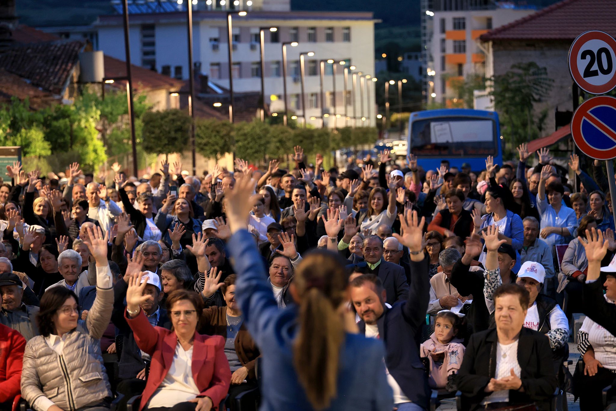 Me Piro Dhimën dhe Anila Dhimitrin, Kumbaro mbyll fushatën në Përmet e Këlcyrë