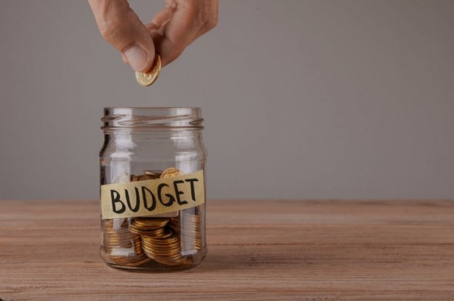 Mes pasigurisë ekonomike, ja si mund t’i menaxhoni financat tuaja