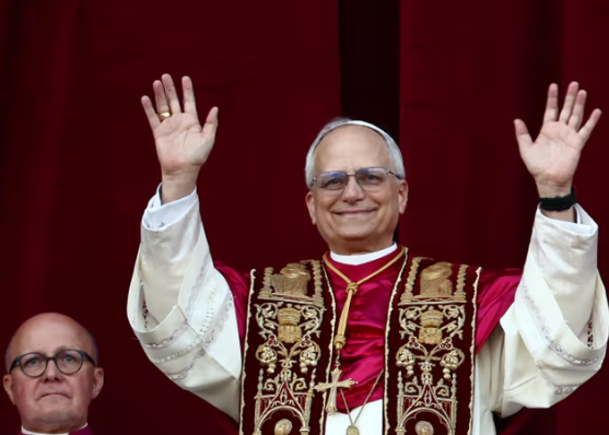 Mesazhi i parë i Papa Leon XIV: Të ndërtojmë ura me dialog për t’u bashkuar të gjithë!