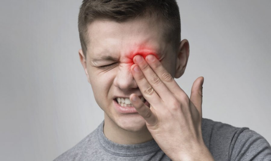 Mos neglizhoni asnjëherë dhimbjen e syve, ja çfarë mund të fshihet