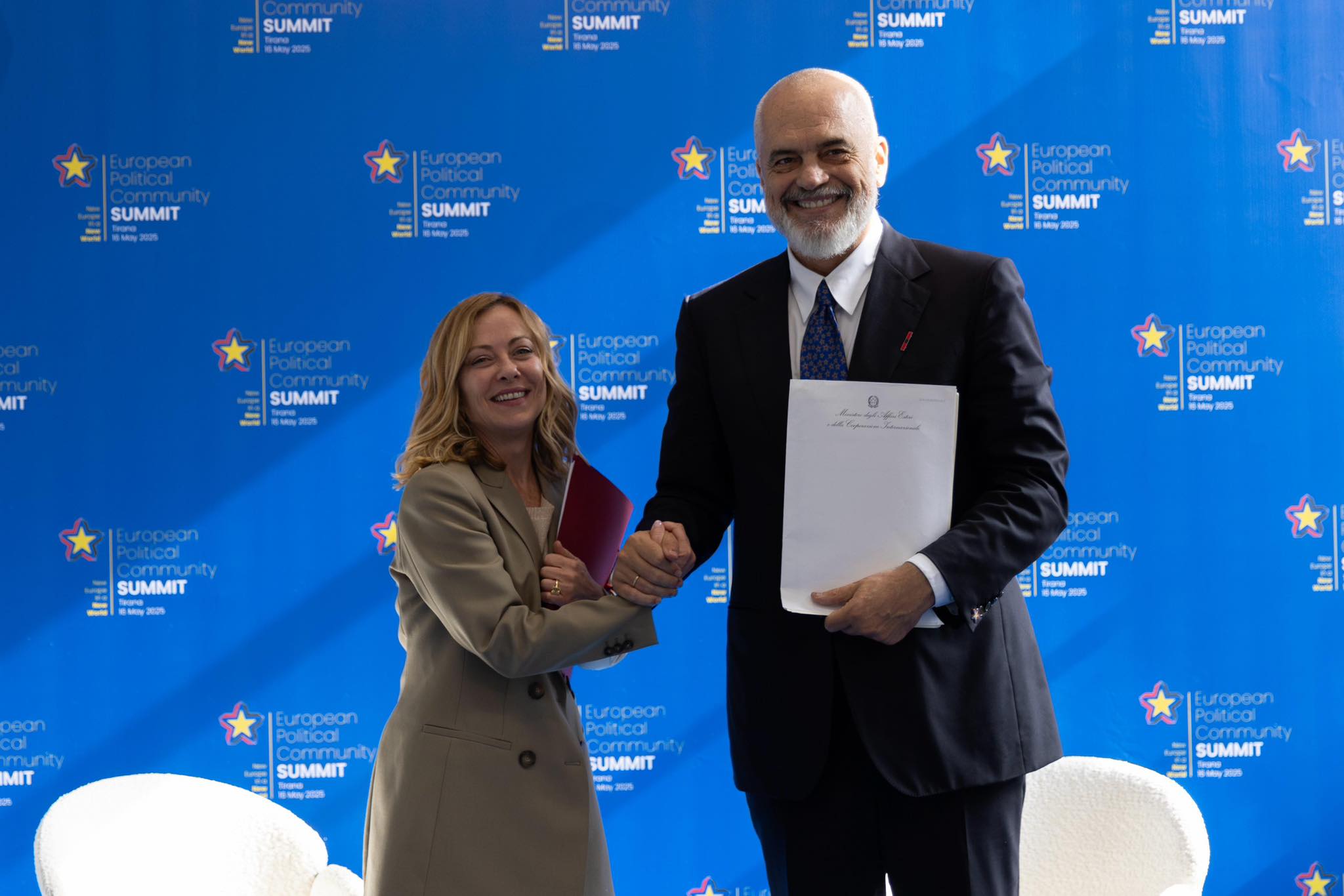 “Motra solli në Tiranë dokumentin”, Rama ndan lajmin e mirë për shqiptarët e Italisë